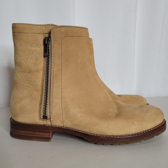 Frye Natalie Double Zip Low Heel Sand Nubuck Leather Bootie - Size 7.5 B - Picture 1 of 16